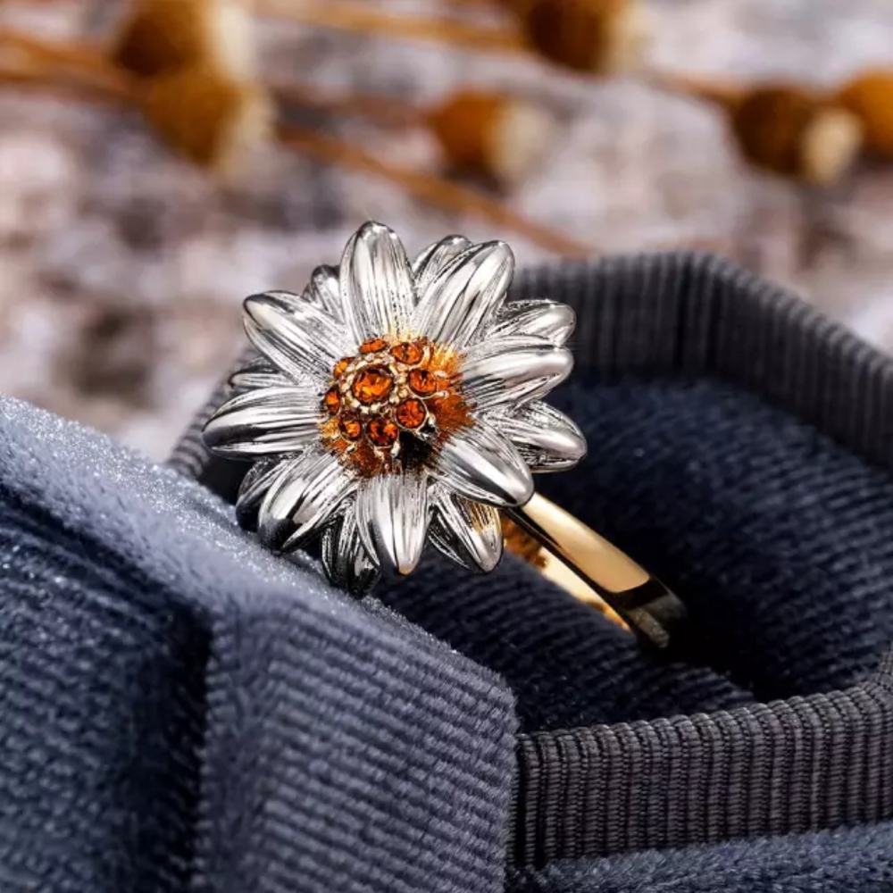 New Two Tone Sweet Flower Orange Zircon Ring 💍 - Picture 2 of 4